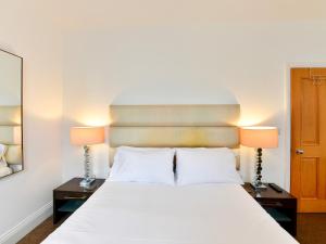 Beautiful 3 bedroom apartment - Pass the Keys