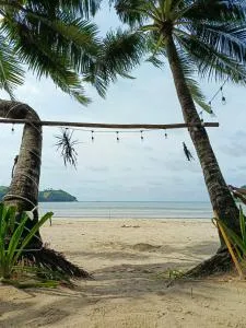 Bucana Beach House North El Nido - Locaroc