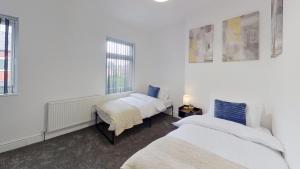 2 Bedroom House - WiFi - Parking - Pool Table