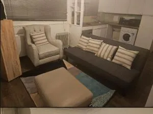 Cozy Romford Escape with Modern Amenities - Great Warley Street