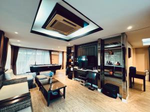 Hollywood Pool Villa City Center