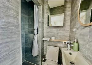 Appartements Le Central - Studio avec vue mer : photos des chambres