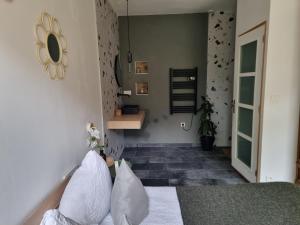 Maisons de vacances Haut en Couleurs : Maison 1 Chambre