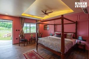 StayVista at Wildwoods Stone with Pool, Bathtub, Wi-Fi