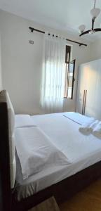 Central Apartment, over the River