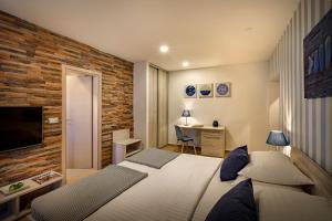 Old Town Suites and Rooms