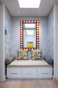 Veeve - Sophisticated Splendour