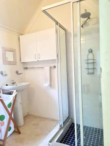 Point Village Accommodation - Dizzy Dazy