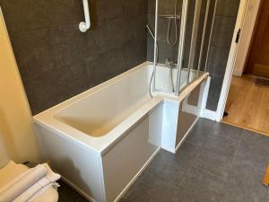 1 Coopers Cottage, Bodiam, East Sussex