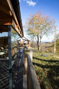 Casa de pe deal Sinteu