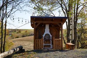 Casa de pe deal Sinteu