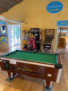 Villages vacances Camping Paradis Marmotel : photos des chambres
