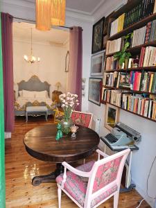 Room in Apartment - Spectacular Room With Balcony In The City Centre