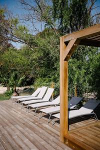 84B5 - Hibiscus suite in an 18th century Provencal farmhouse