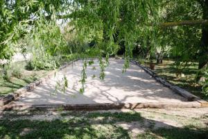 84B4 - Glycine suite in an 18th century Provencal farmhouse