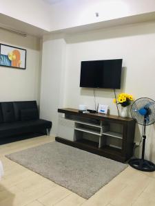 81 Newport Boulevard-Hyuna Place, Across NAIA T3