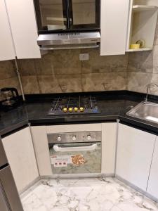 شقة غرفتين واحدة ماستر اثاث فندقي الرحاب القاهرة الجديدة