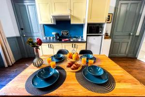 84B9 - "LInterlude" elegant historic flat