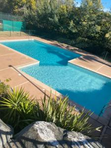 Appartement avec piscine, vue golf à sainte Maxime