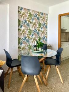 Sunflower residence first line by the sea