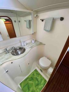 Flying Ginny Lagoon 55 Catamaran All-Inclusive Charter