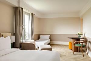InterContinental Hotels Chantilly Chateau Mont Royal by IHG : Chambre Triple Premium