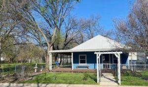 Bicycle Bungalow Cottage - 3hvězdičkové hotely ve městě Granbury