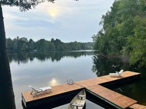 Cozy Waterfront Getaway - Gracefield