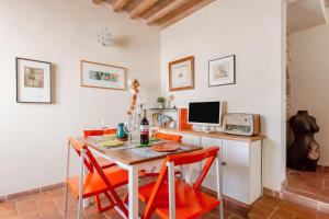 GuestHost - The Sun of Florence Home