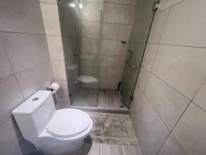 Apartamento entero de 3 habitaciones con camas Queen en zona 10