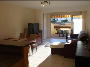 Port Dauphin II, T3, 6 pers, piscine, parking, wifi, centre port