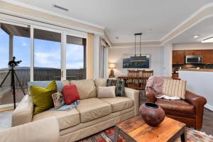 Highridge Place 42 with Wintergreen Advantage