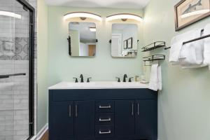 Overlook 43 with Wintergreen Advantage