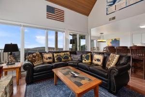 Four-Bedroom Apartment room in Overlook 48 with Wintergreen Advantage