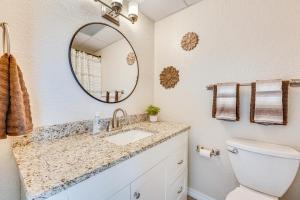 Table Rock Lake Access at Cozy Lakeside Escape