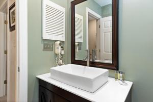 Trillium Place 01 with Wintergreen Advantage