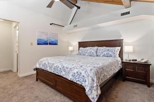 Mountain Inn Lodge 60 with Wintergreen Advantage