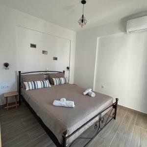 Mare Calmo Studios, Chios