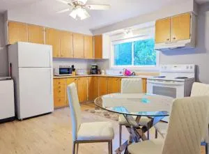 Portsmouth Village Retreat - Kingston