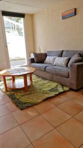 Appartements Appartement F2 a la campagne : photos des chambres
