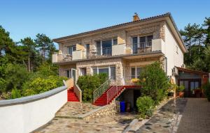 1 Bedroom Amazing Apartment In Silo 