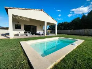 La maison de Fontarèches avec piscine proche d Uzès - La Bastide-dʼEngras