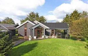 3 Bedroom Nice Home In Hjørring - Vester Vidstrup
