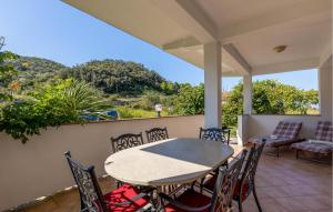 3 Bedroom Pet Friendly Home In Supetarska Draga 