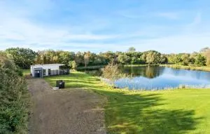3 Bedroom Cozy Home In Ringkøbing - Hee