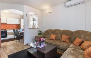 Gorgeous Home In Vodnjan With Wifi 