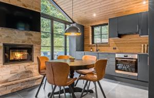 2 Bedroom Cozy Home In Kruså