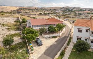 2 Bedroom Lovely Apartment In Kustici