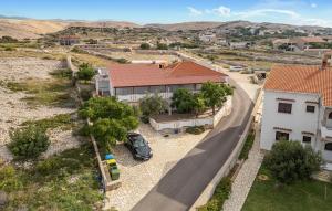 Awesome Apartment In Kustici With Wifi