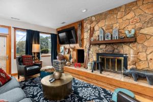 One-Bedroom Apartment room in Diamond Hill Studio 09 with Wintergreen Advantage